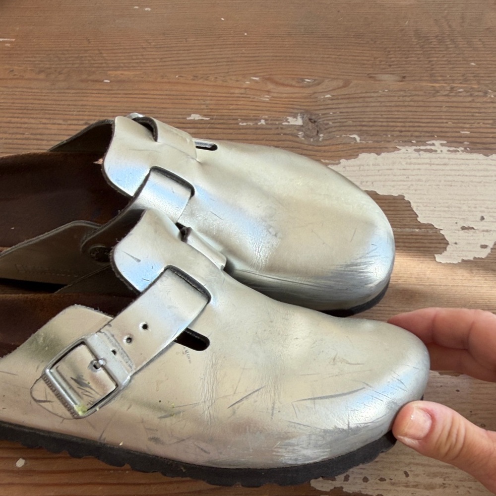 Birkenstock Metallic Silver Clogs - Picture 11 of 12